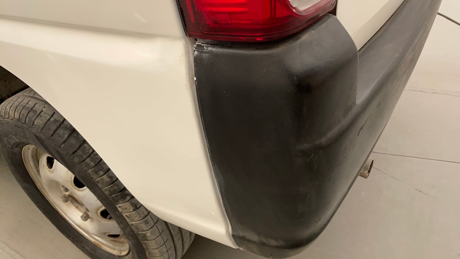 Used 2016 Maruti Suzuki Eeco 5 STR WITH A/C+HTR Petrol Manual dents MINOR SCRATCH