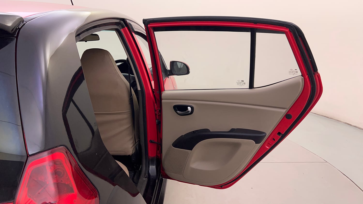 Used 2013 Hyundai i10 Magna 1.2 Kappa2 Petrol Manual interior RIGHT REAR DOOR OPEN VIEW