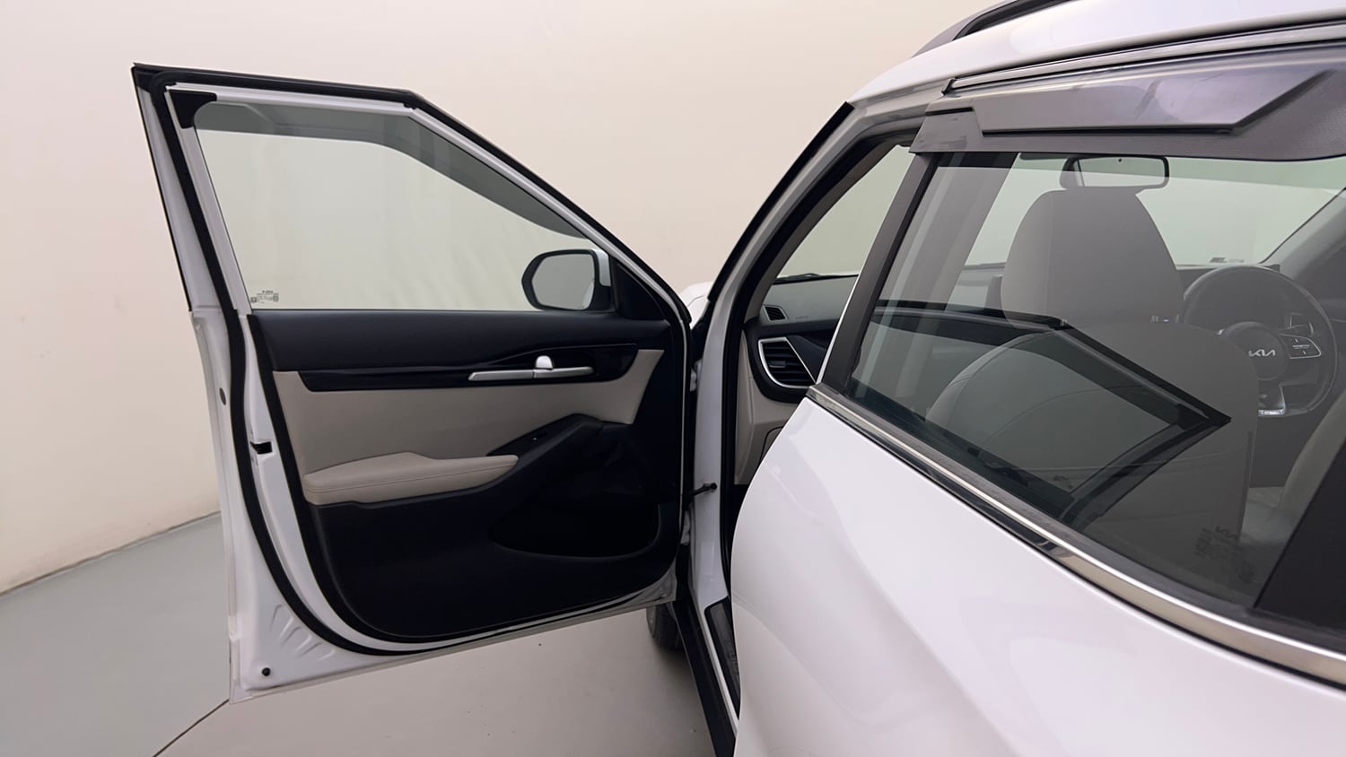 Used 2022 Kia Seltos HTX 1.5 Petrol Manual interior LEFT FRONT DOOR OPEN VIEW