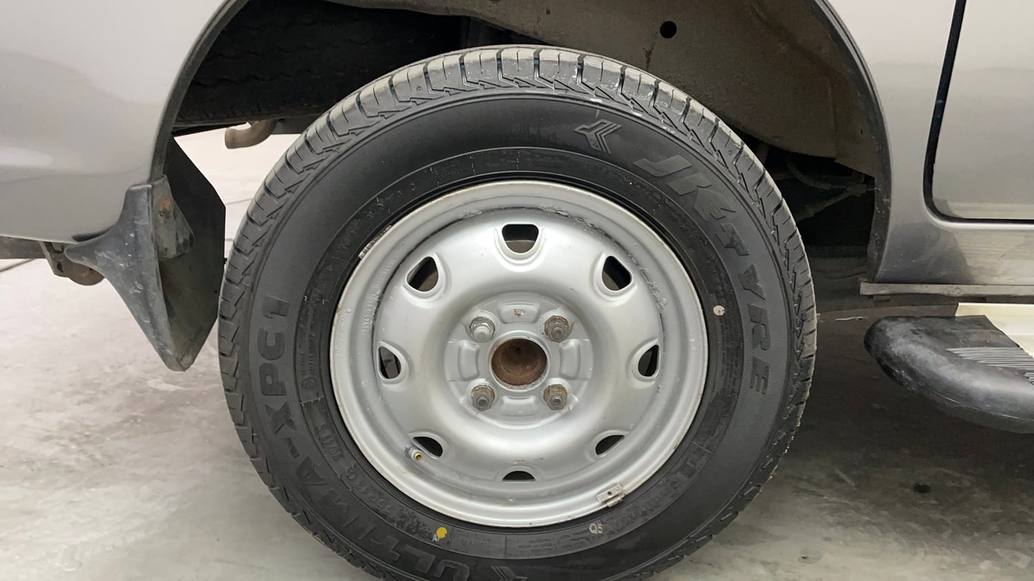 Used 2020 Maruti Suzuki Eeco 5 STR WITH A/C+HTR Petrol Manual tyres RIGHT REAR TYRE RIM VIEW