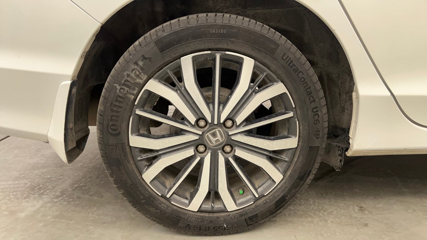 Used 2017 Honda City ZX CVT Petrol Petrol Automatic tyres RIGHT REAR TYRE RIM VIEW