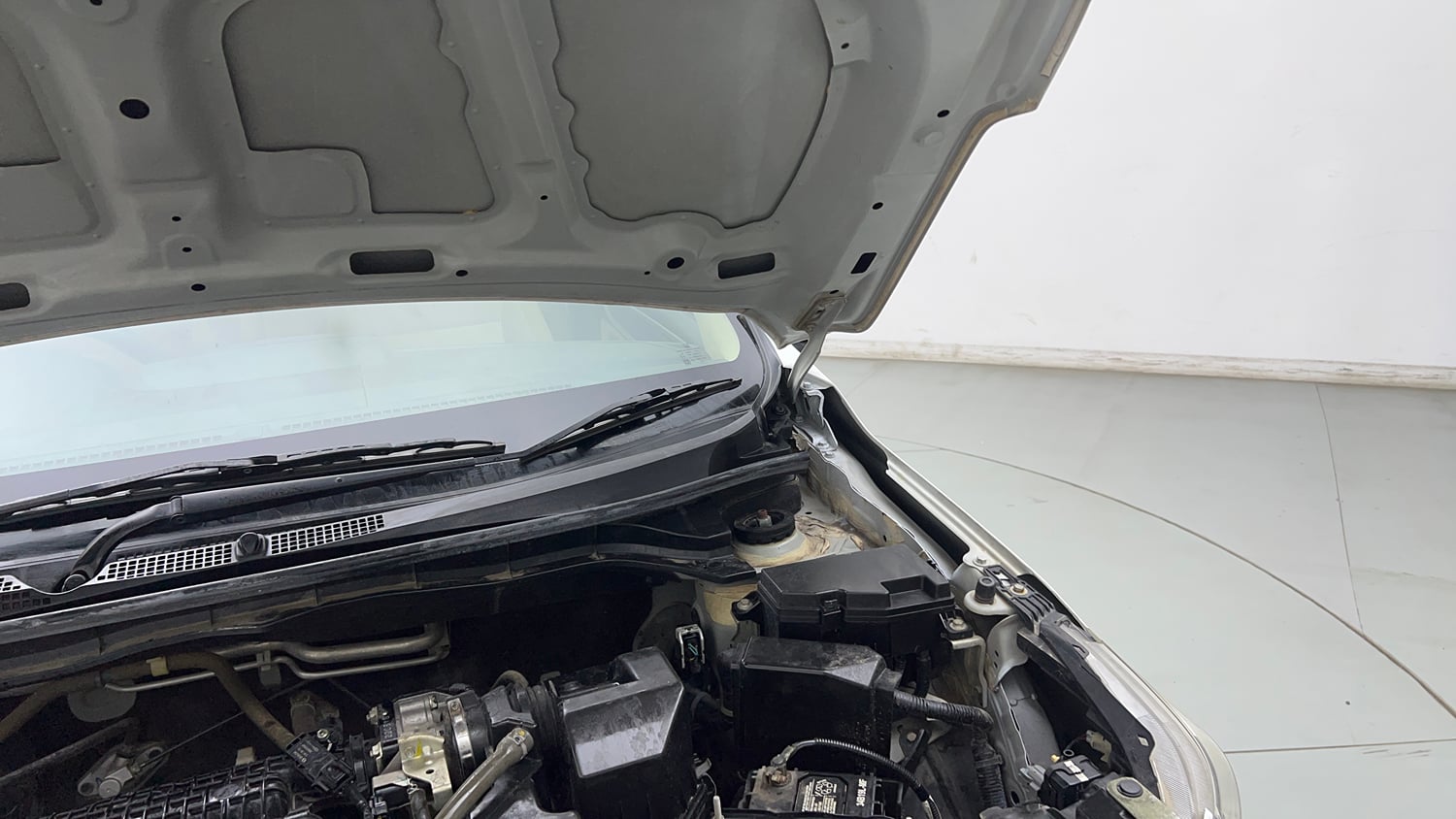 Used 2022 Honda Amaze S MT 1.2 Petrol Petrol Manual engine ENGINE LEFT SIDE HINGE & APRON VIEW