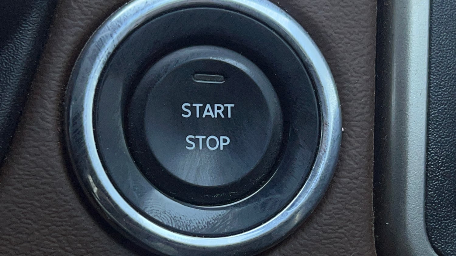 Used 2024 Mahindra Scorpio N Z8 L Diesel AT 2WD 7 STR Diesel Automatic top_features Keyless start