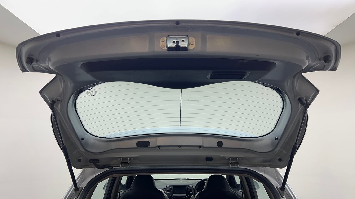 Used 2019 Hyundai Grand i10 Sportz 1.2 Kappa VTVT Petrol Manual interior DICKY DOOR OPEN VIEW