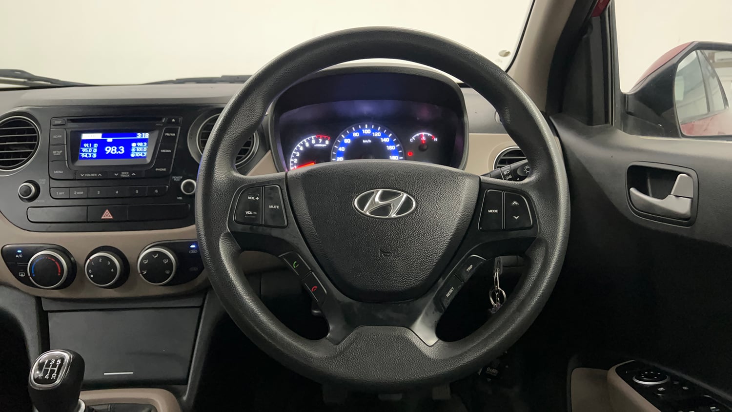 Used 2015 Hyundai Xcent S 1.2 Petrol Manual interior STEERING VIEW