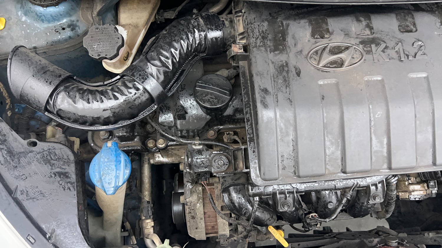 Used 2018 Hyundai Grand i10 Sportz 1.2 Kappa VTVT Dual Tone Petrol Manual engine ENGINE RIGHT SIDE VIEW