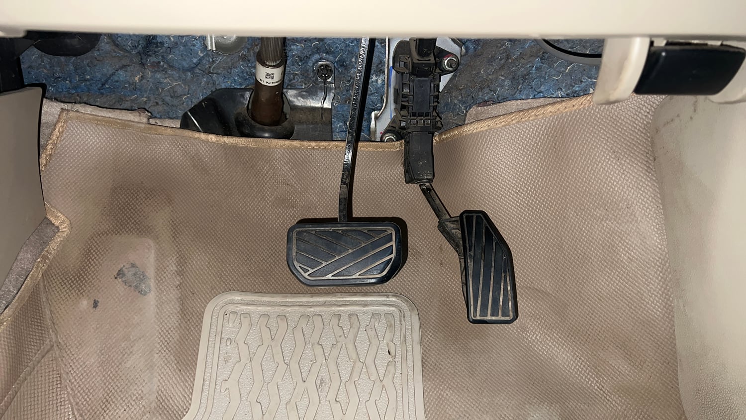 Used 2020 Maruti Suzuki Dzire VXi AGS Petrol Automatic interior PEDALS VIEW