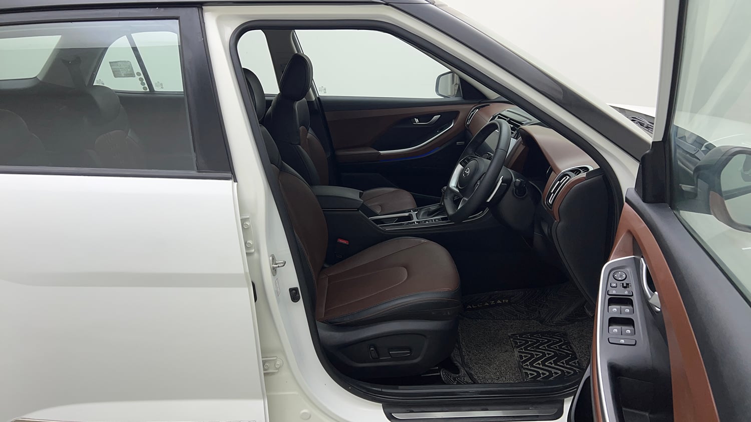 Used 2022 Hyundai Alcazar Signature (O) 6 STR 2.0 Petrol AT Dual Tone Petrol Automatic interior RIGHT SIDE FRONT DOOR CABIN VIEW