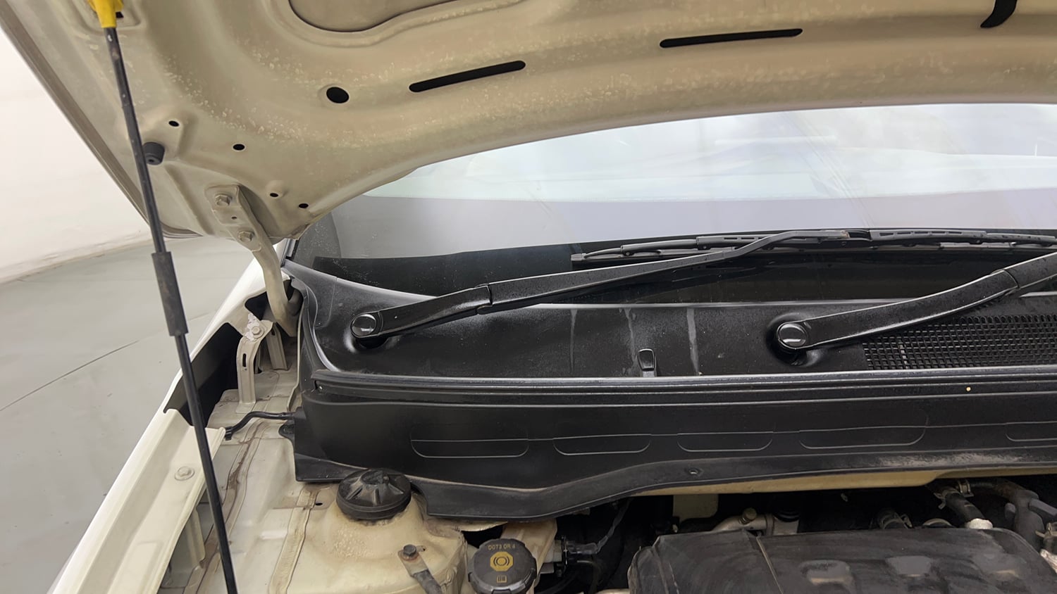 Used 2019 Hyundai Venue SX Plus 1.0 Turbo DCT Petrol Automatic engine ENGINE RIGHT SIDE HINGE & APRON VIEW
