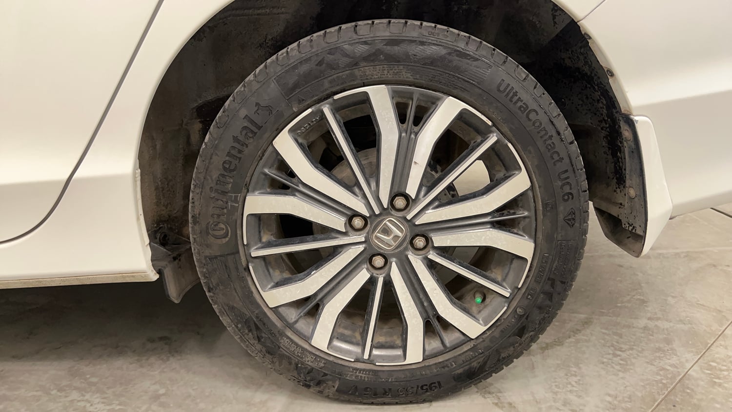 Used 2017 Honda City ZX CVT Petrol Petrol Automatic tyres LEFT REAR TYRE RIM VIEW
