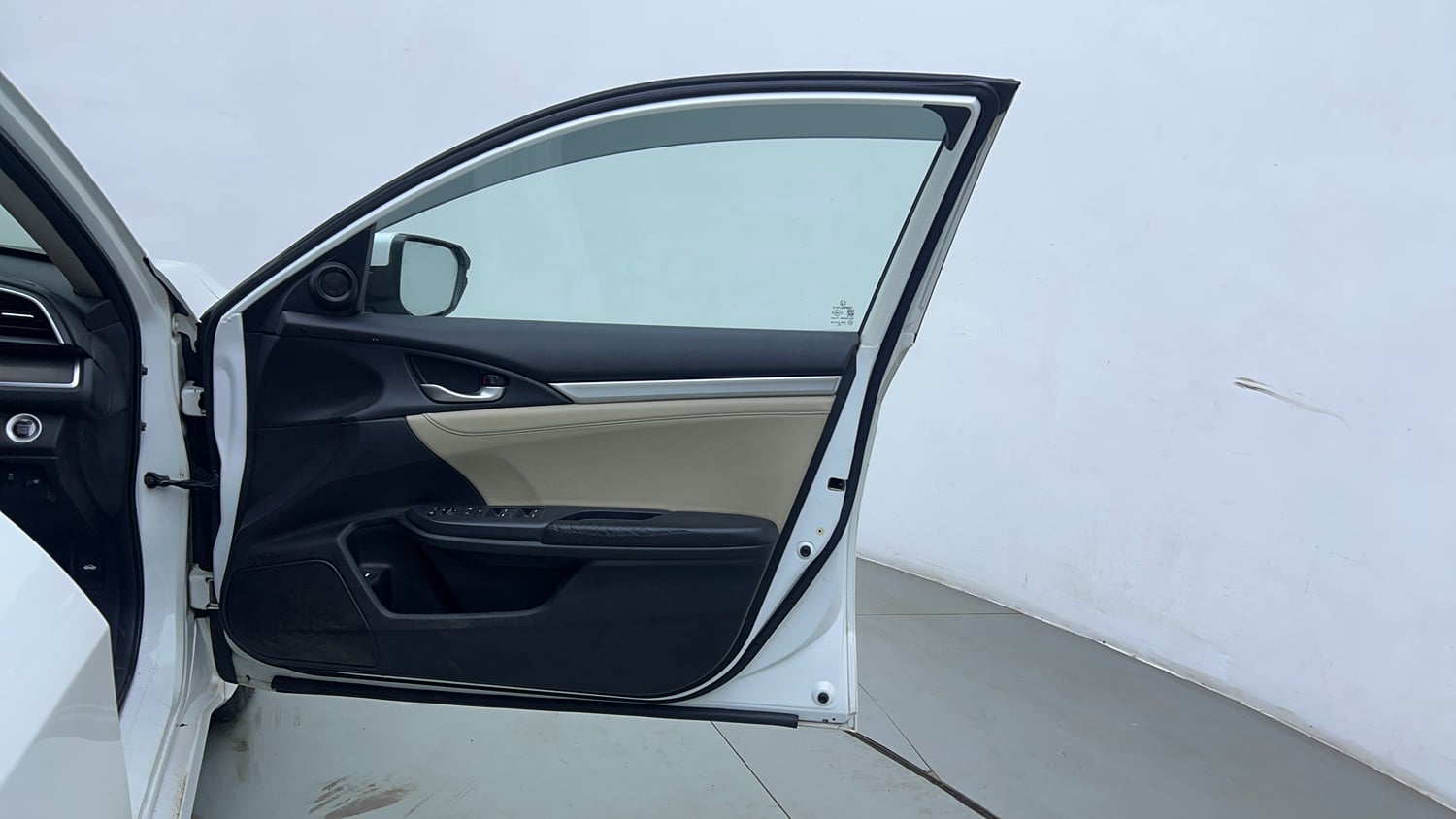 Used 2019 Honda Civic ZX CVT Petrol Petrol Automatic interior RIGHT FRONT DOOR OPEN VIEW