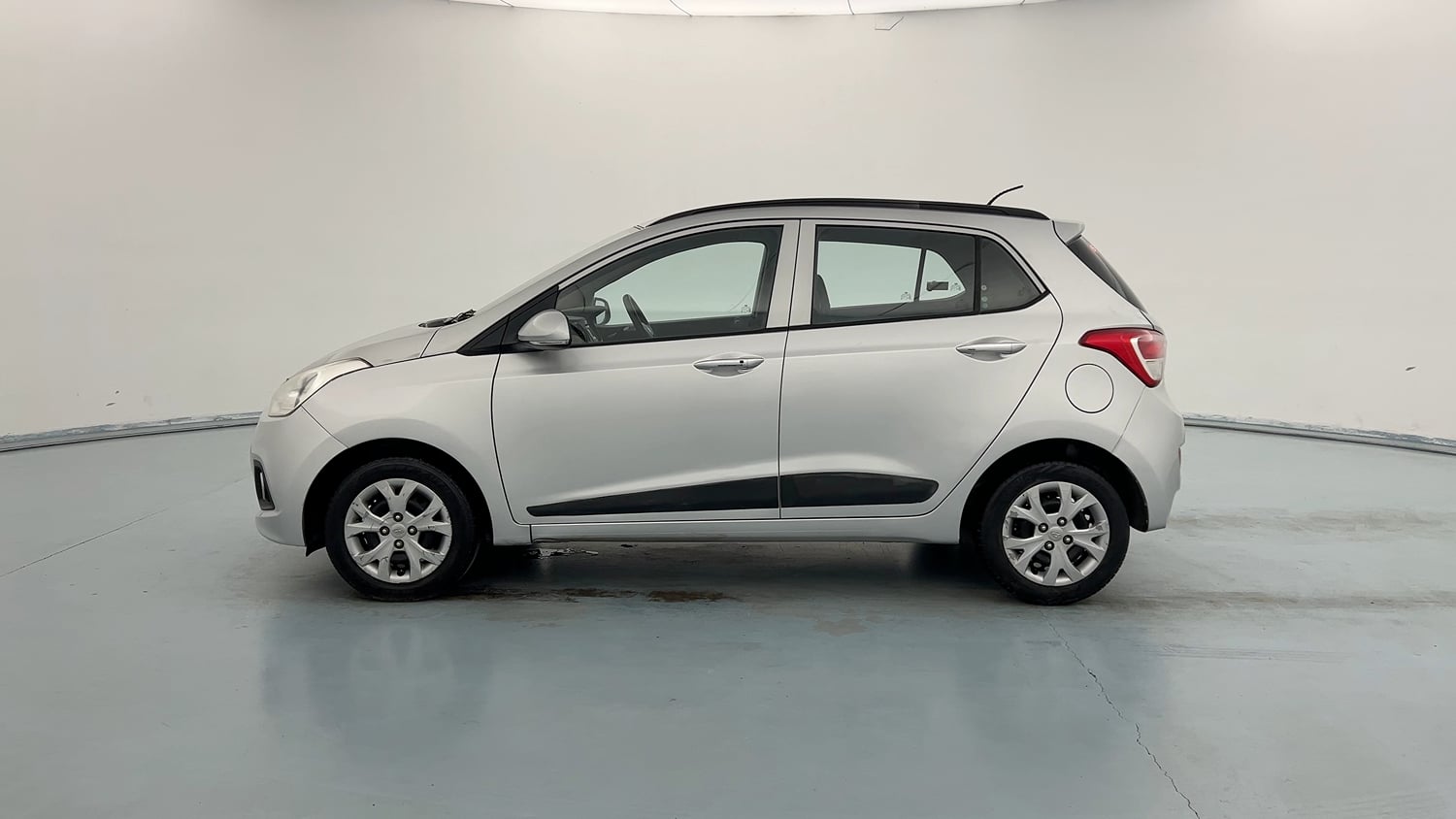 Used 2015 Hyundai Grand i10 Sportz 1.2 Kappa VTVT Petrol Manual exterior LEFT SIDE VIEW
