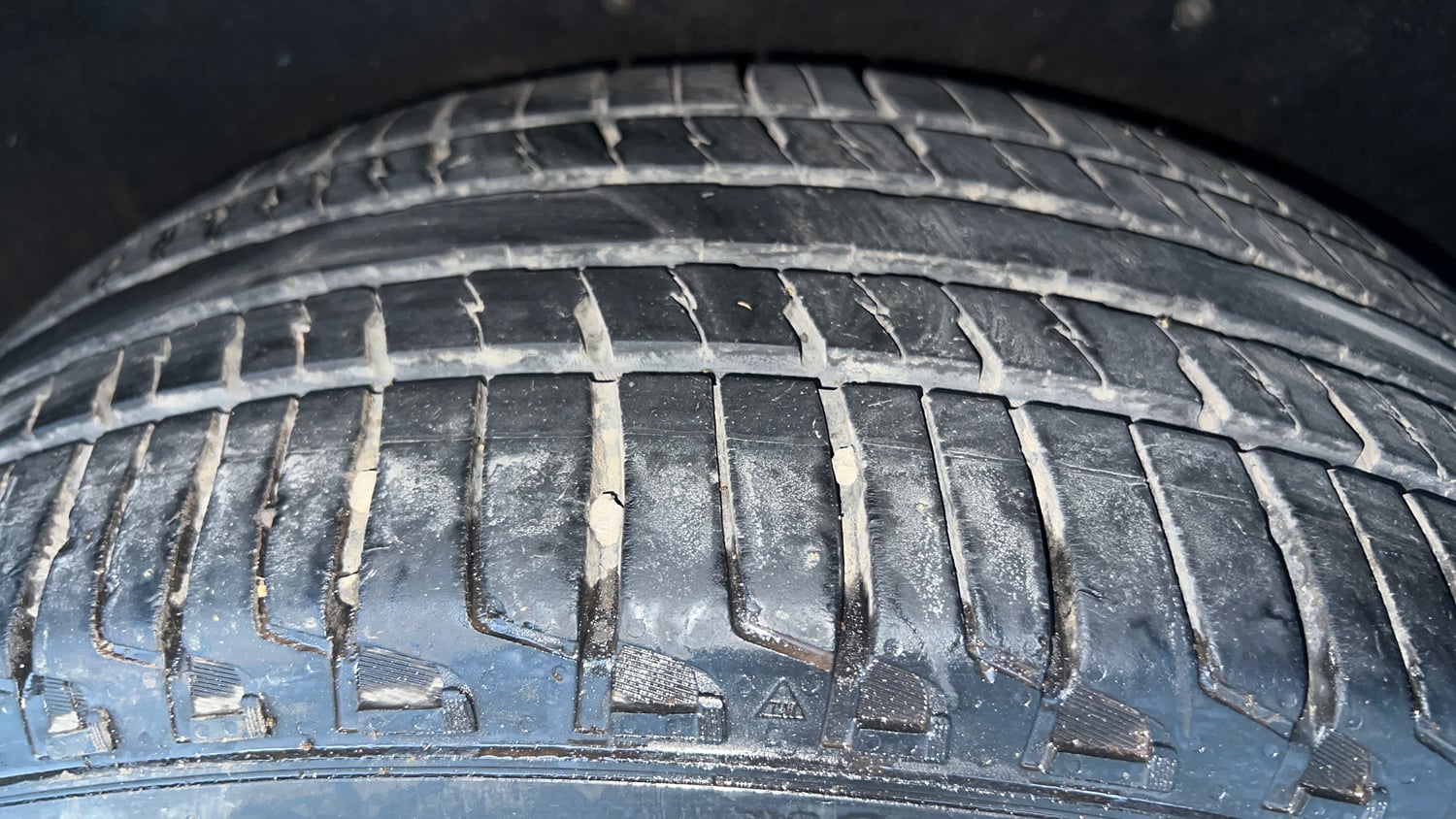 Used 2024 Mahindra Scorpio N Z8 L Diesel AT 2WD 7 STR Diesel Automatic tyres LEFT REAR TYRE TREAD VIEW