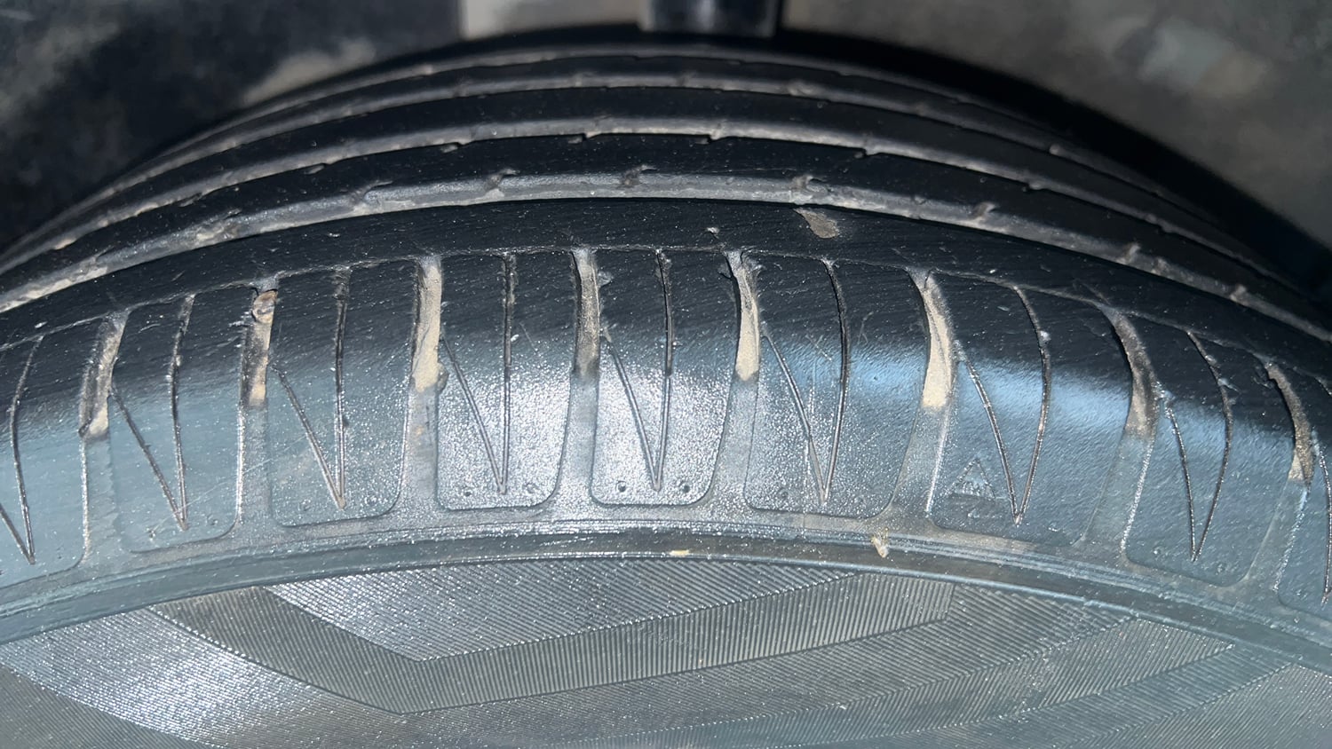 Used 2024 Kia Sonet HTK Plus 1.2 Petrol+Cng (outside fitted) Cng Manual tyres LEFT FRONT TYRE TREAD VIEW