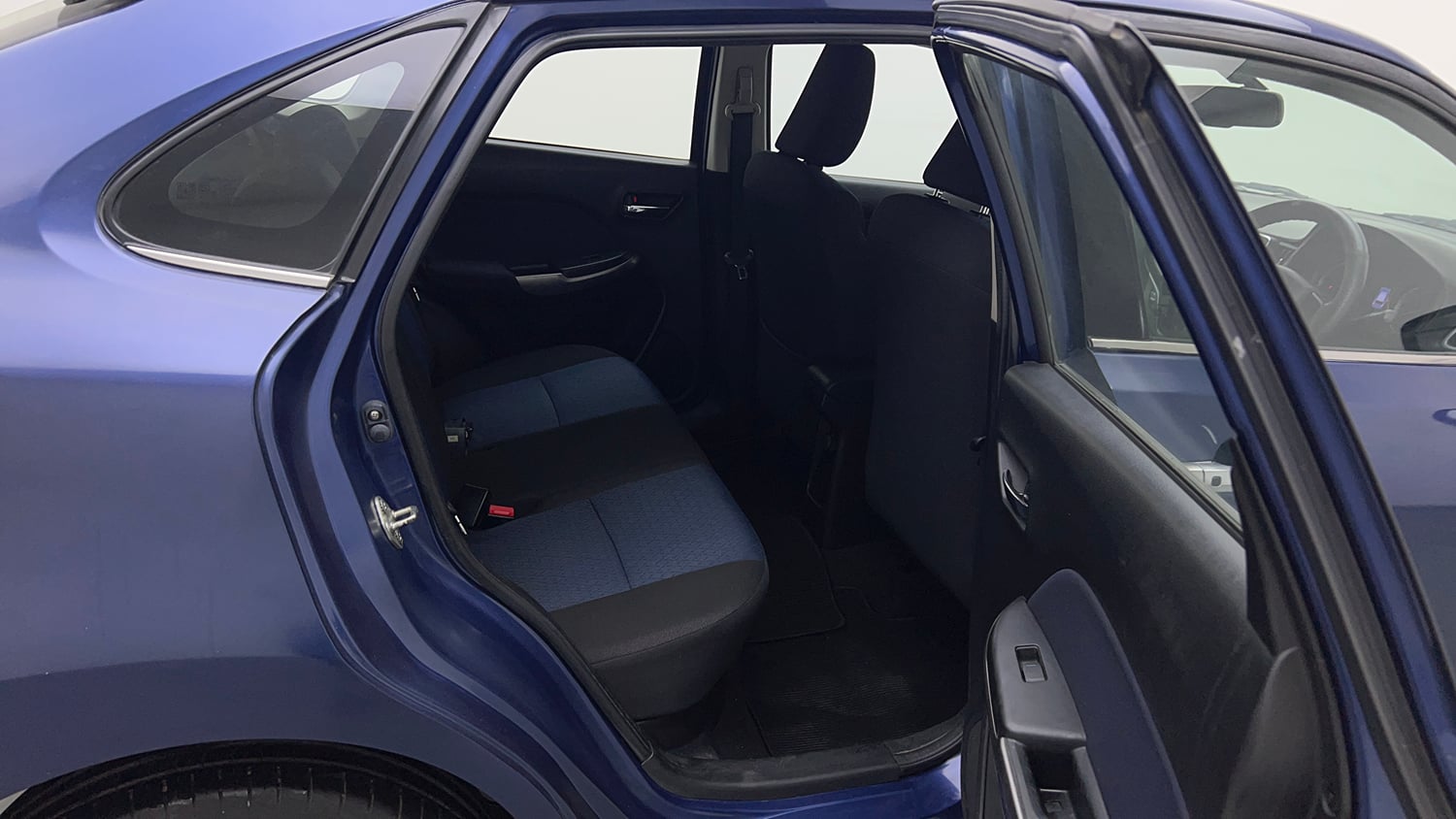 Used 2019 Maruti Suzuki Baleno Zeta Petrol Manual interior RIGHT SIDE REAR DOOR CABIN VIEW