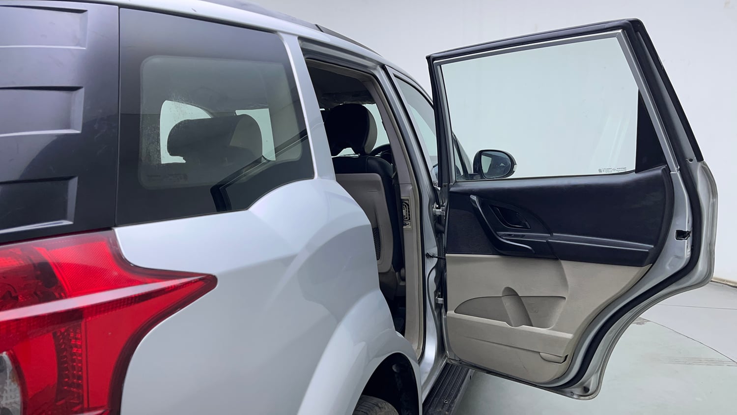 Used 2017 Mahindra XUV500 W4 Diesel Manual interior RIGHT REAR DOOR OPEN VIEW