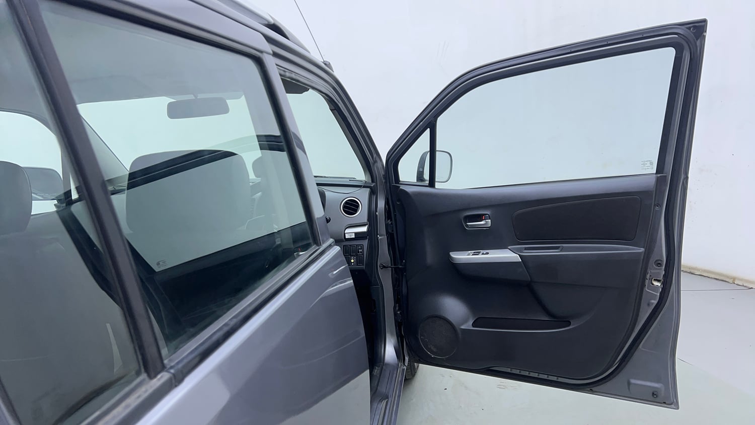 Used 2012 Maruti Suzuki Wagon R 1.0 LXi CNG Cng Manual interior RIGHT FRONT DOOR OPEN VIEW