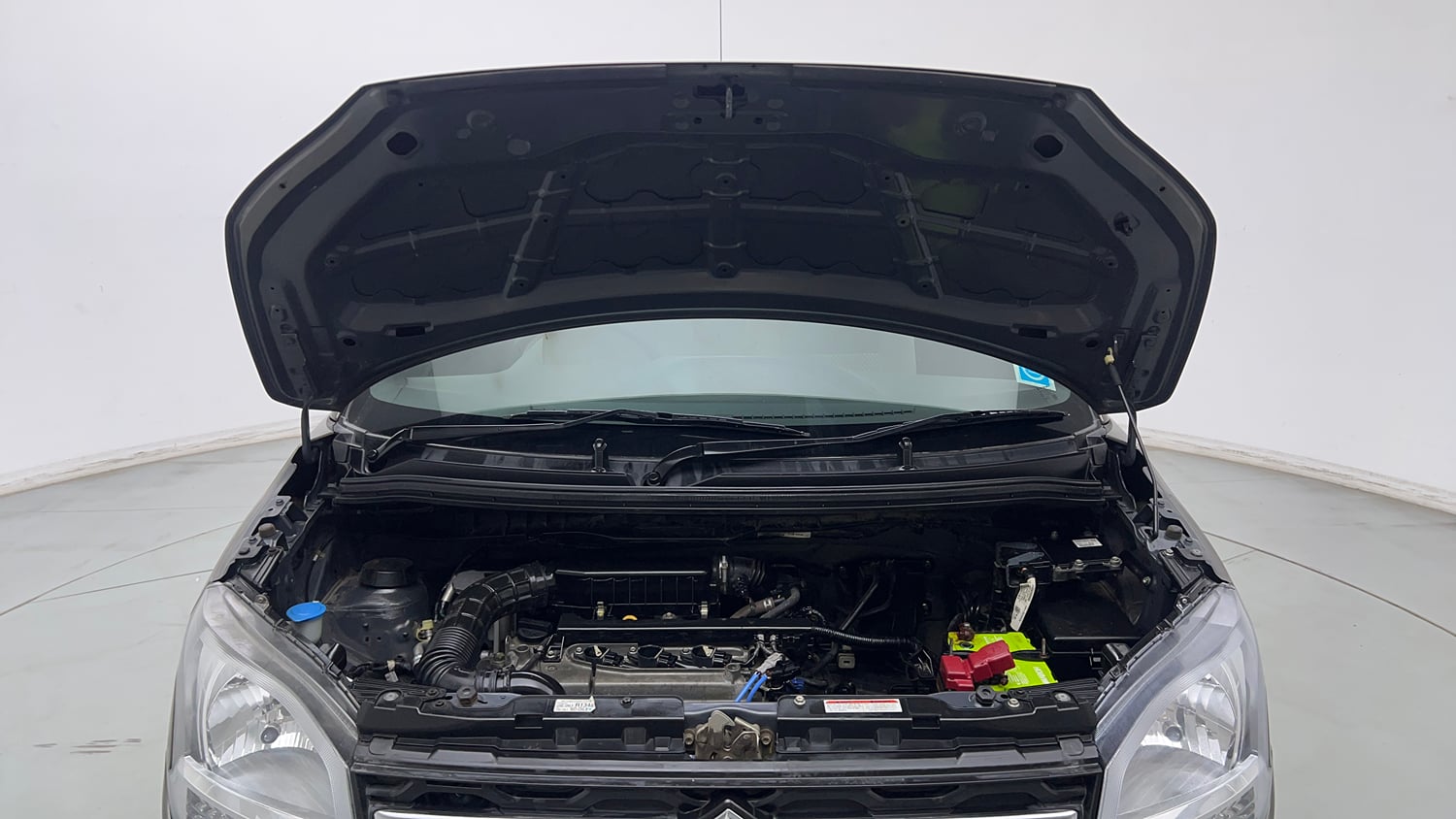 Used 2020 Maruti Suzuki Wagon R 1.0 LXi 1.0 Petrol Manual engine ENGINE & BONNET OPEN FRONT VIEW