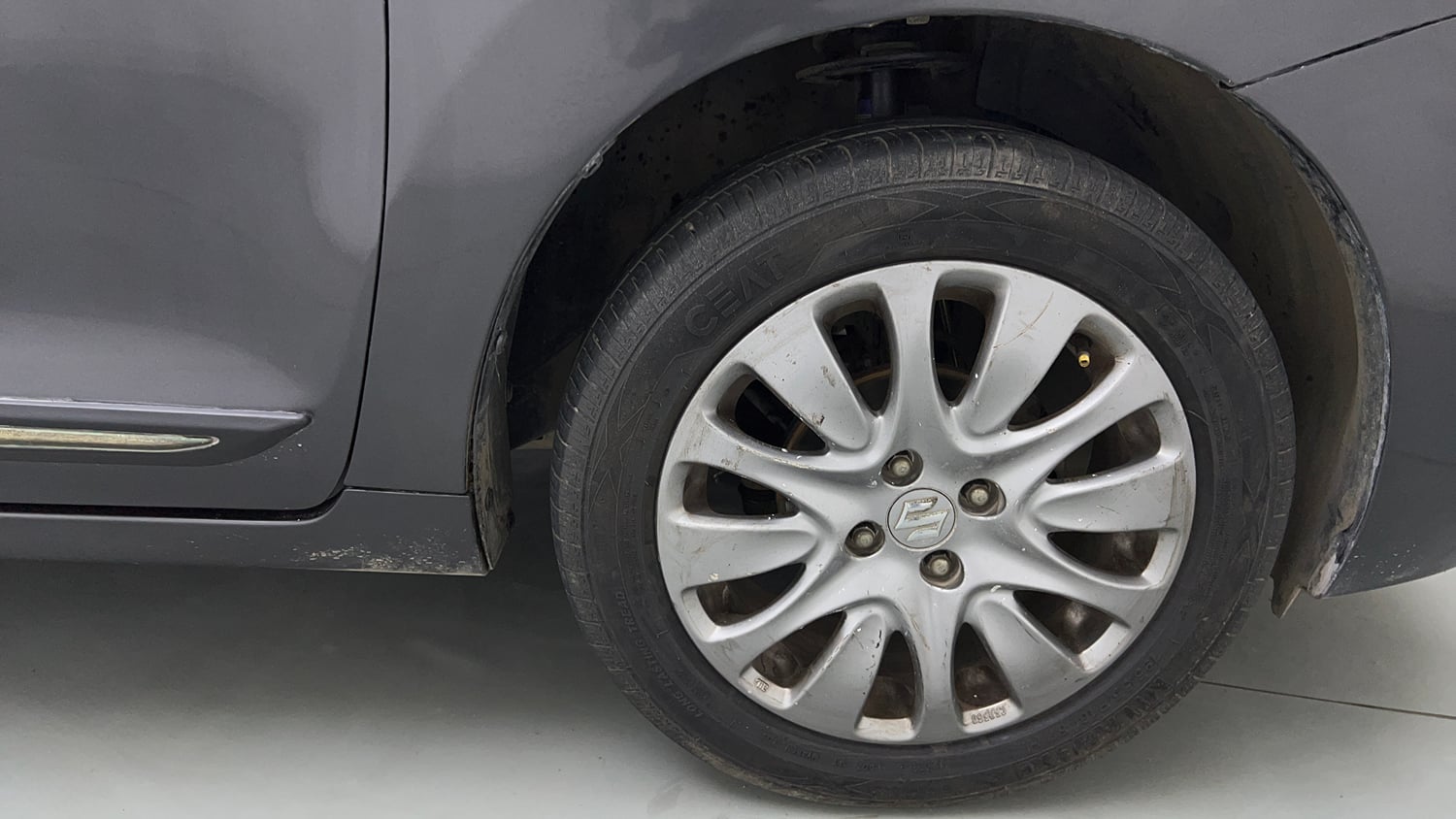 Used 2018 Maruti Suzuki Baleno Zeta 1.2 Petrol Manual tyres RIGHT FRONT TYRE RIM VIEW