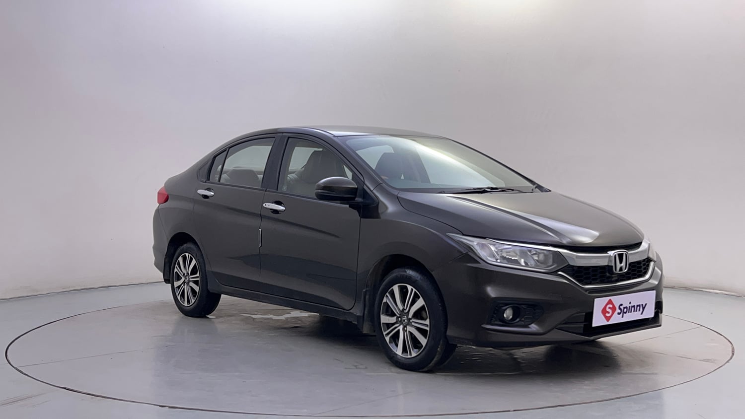 Used 2020 Honda City V Petrol Petrol Manual exterior RIGHT FRONT CORNER VIEW
