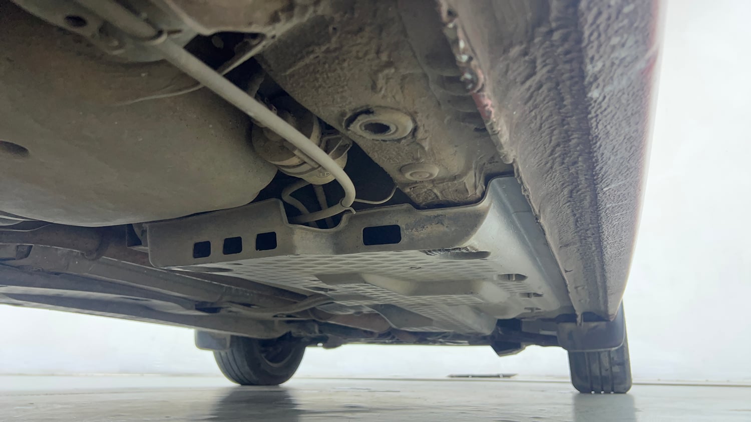 Used 2014 Volkswagen Polo Comfortline 1.2L (P) Petrol Manual extra REAR RIGHT UNDERBODY VIEW