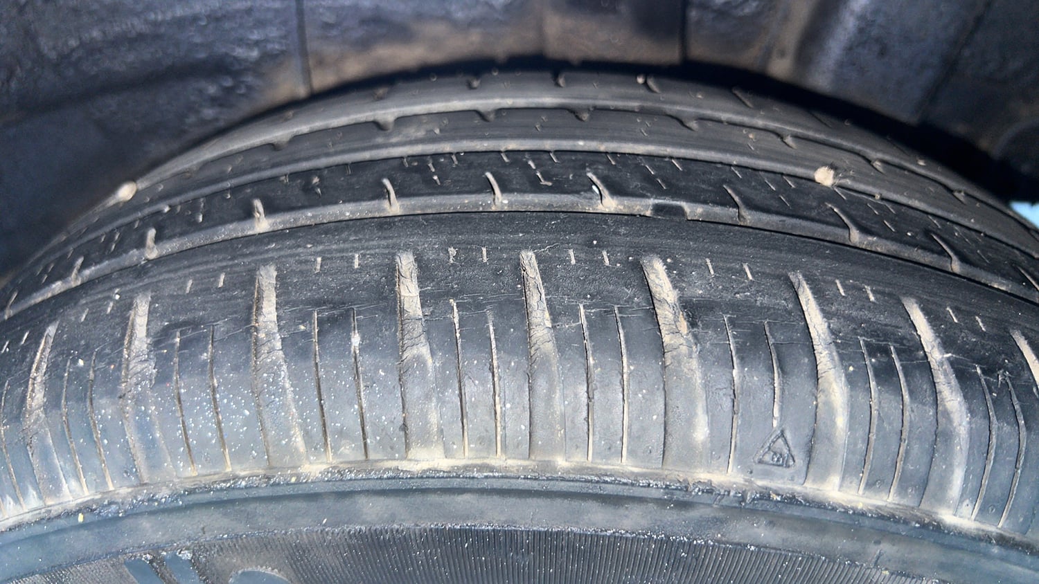 Used 2015 Hyundai Xcent SX 1.2 Petrol Manual tyres LEFT REAR TYRE TREAD VIEW