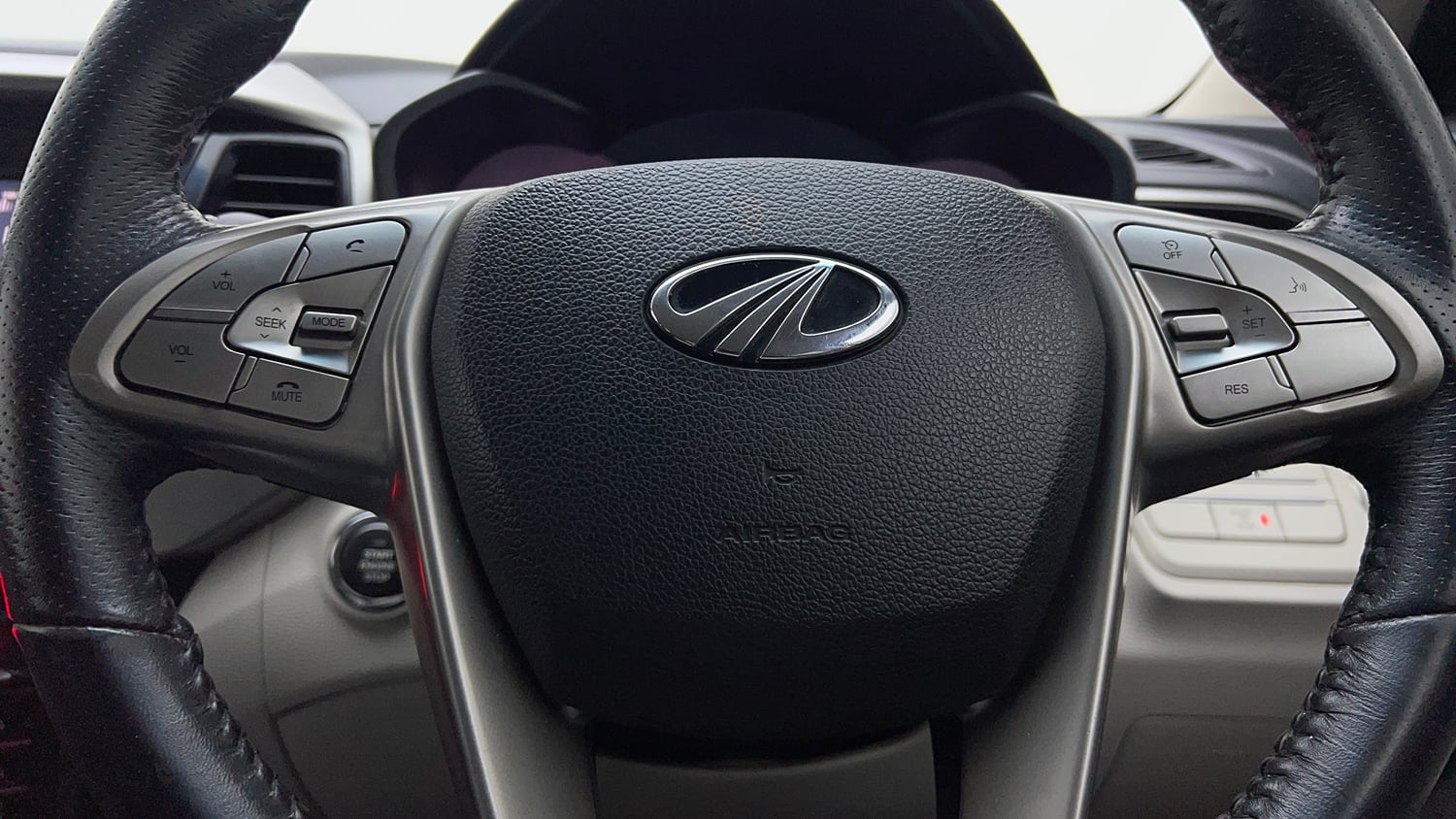 Used 2021 Mahindra XUV 300 W8 1.2 Petrol Petrol Manual top_features Airbags