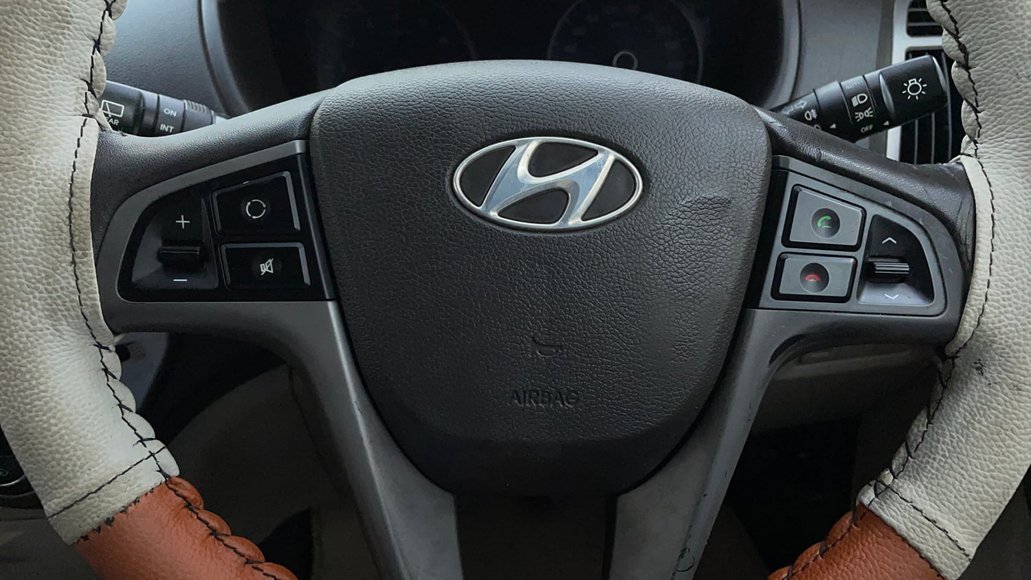 Used 2012 Hyundai i20 Asta 1.2 Petrol Manual top_features Airbags