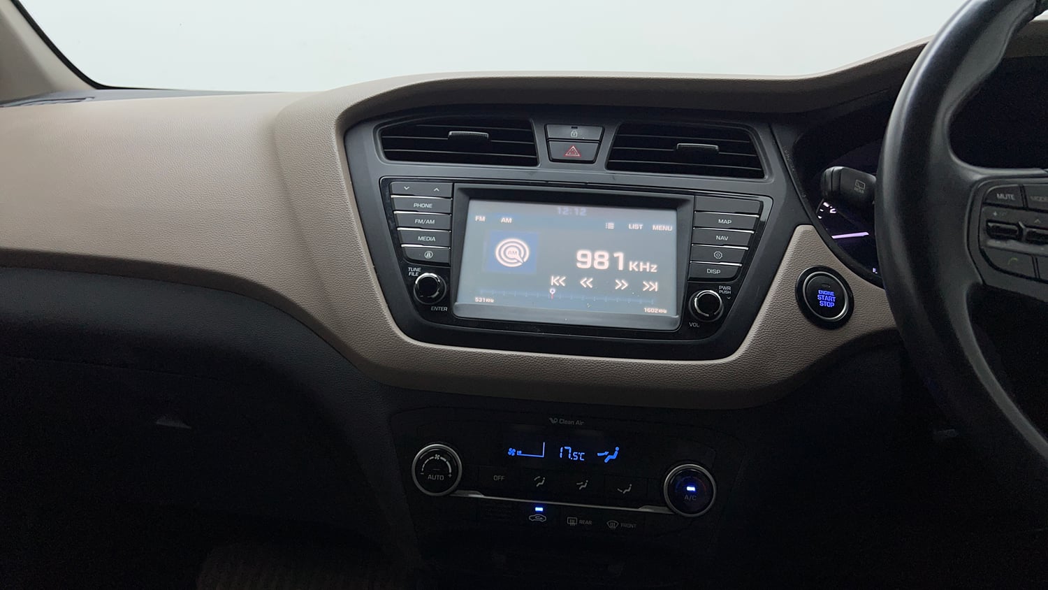 Used 2017 Hyundai Elite i20 Asta 1.2 (O) Petrol Manual interior MUSIC SYSTEM & AC CONTROL VIEW
