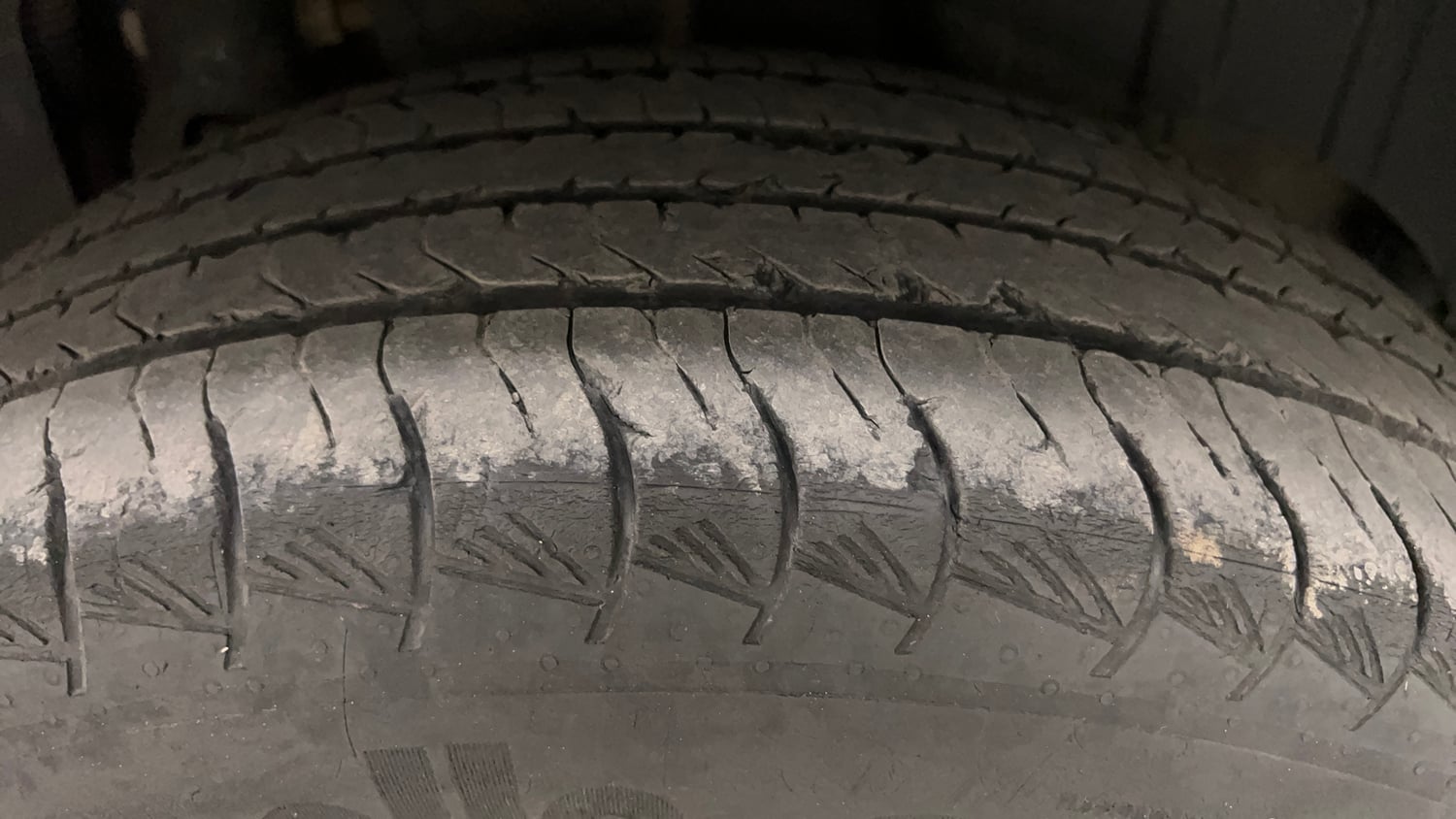 Used 2024 Mahindra XUV 3XO AX5 1.5 Diesel Diesel Manual tyres LEFT REAR TYRE TREAD VIEW