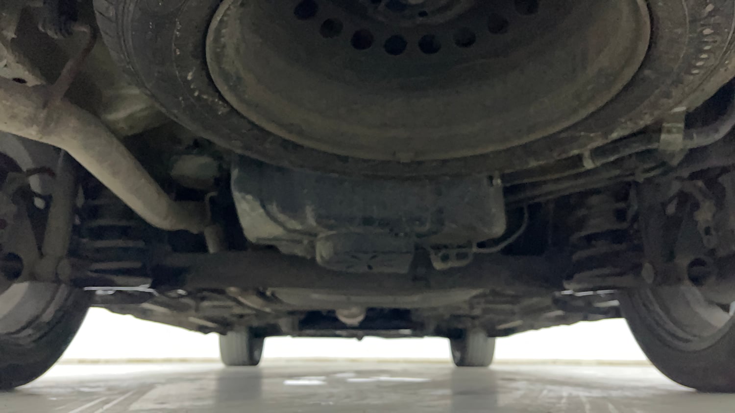 Used 2022 MG Motors Hector Plus Sharp 2.0 Diesel Turbo MT 6-STR Diesel Manual extra REAR UNDERBODY VIEW (TAKEN FROM REAR)