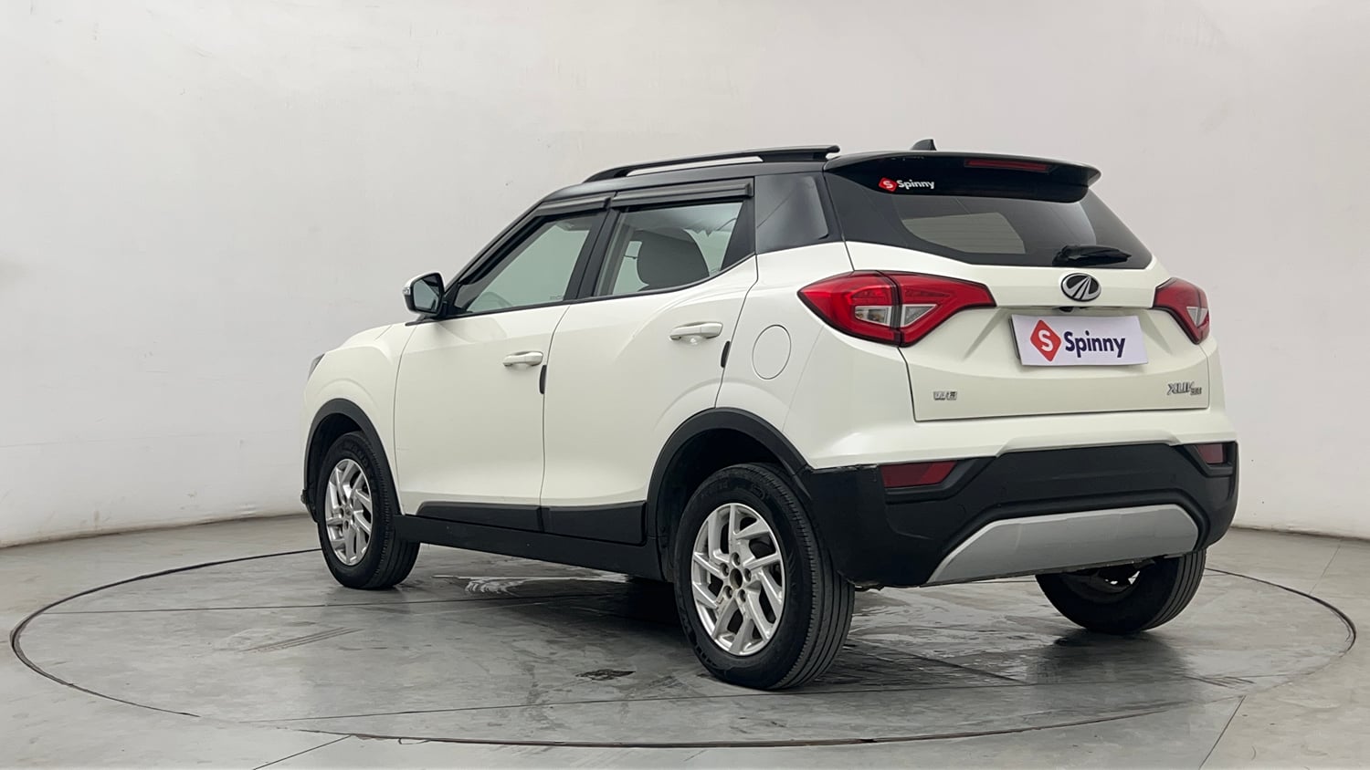 Used 2022 Mahindra XUV 300 W8 1.5 Diesel Diesel Manual exterior LEFT REAR CORNER VIEW