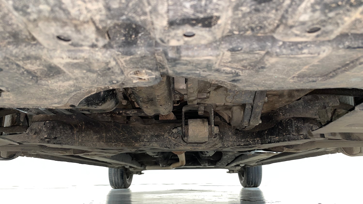 Used 2012 Hyundai i20 Asta 1.2 Petrol Manual extra FRONT LEFT UNDERBODY VIEW