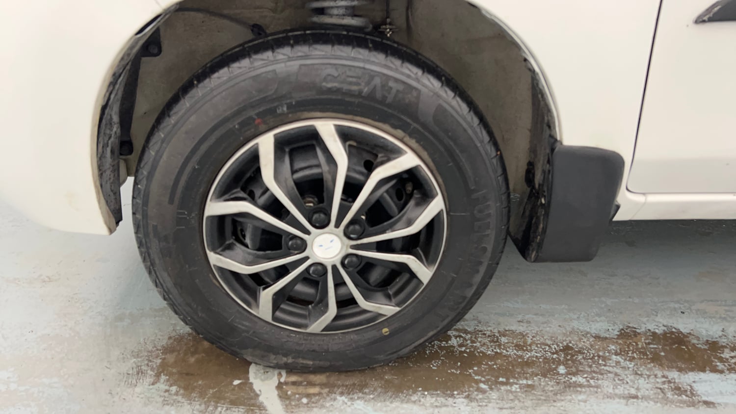 Used 2020 Maruti Suzuki Alto 800 VXi Petrol Manual tyres LEFT FRONT TYRE RIM VIEW
