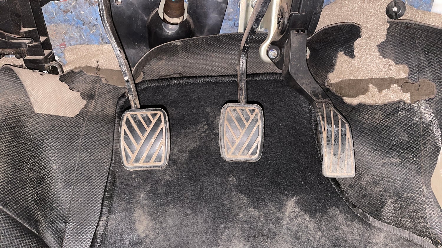 Used 2017 Maruti Suzuki Ertiga ZXI+ Petrol Manual interior PEDALS VIEW