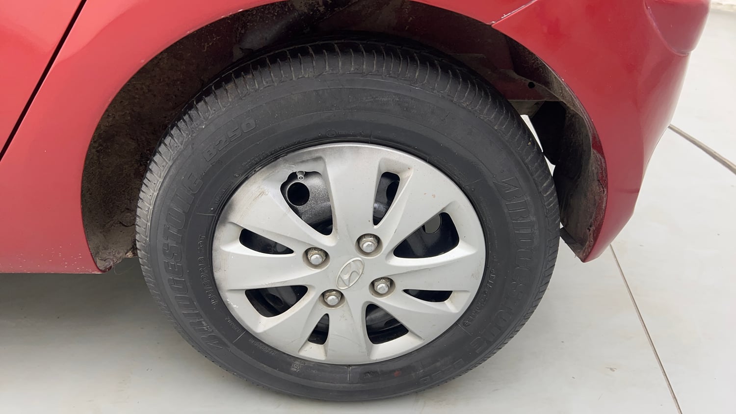 Used 2013 Hyundai i10 Magna 1.2 Kappa2 Petrol Manual tyres LEFT REAR TYRE RIM VIEW