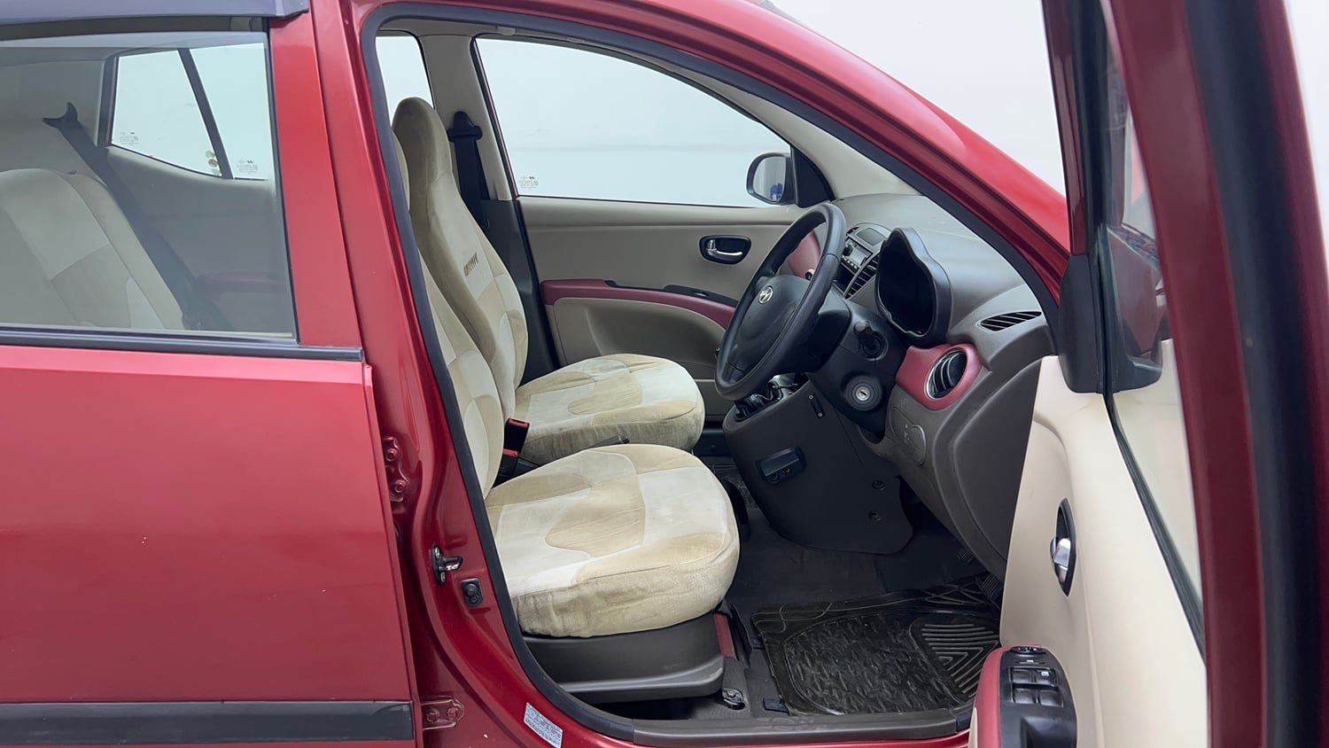 Used 2013 Hyundai i10 Magna 1.2 Kappa2 Petrol Manual interior RIGHT SIDE FRONT DOOR CABIN VIEW
