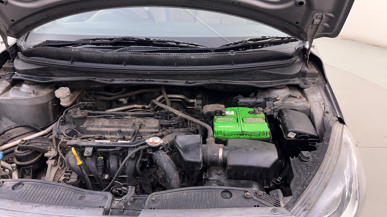 Used 2012 Hyundai i20 Sportz 1.2 Petrol Manual engine ENGINE LEFT SIDE HINGE & APRON VIEW