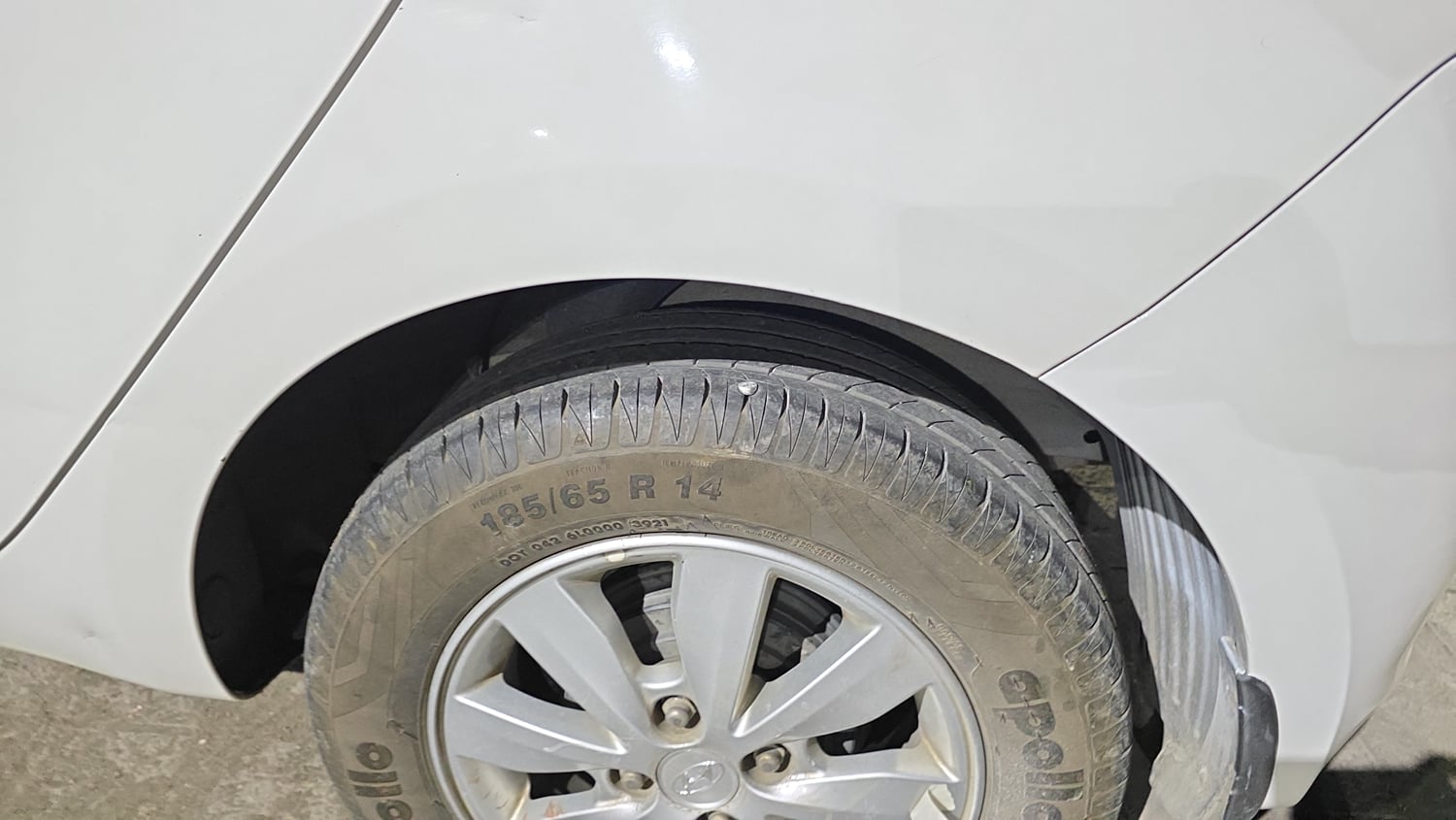 Used 2013 Hyundai i20 Asta 1.2 Petrol Manual tyres LEFT REAR TYRE TREAD VIEW