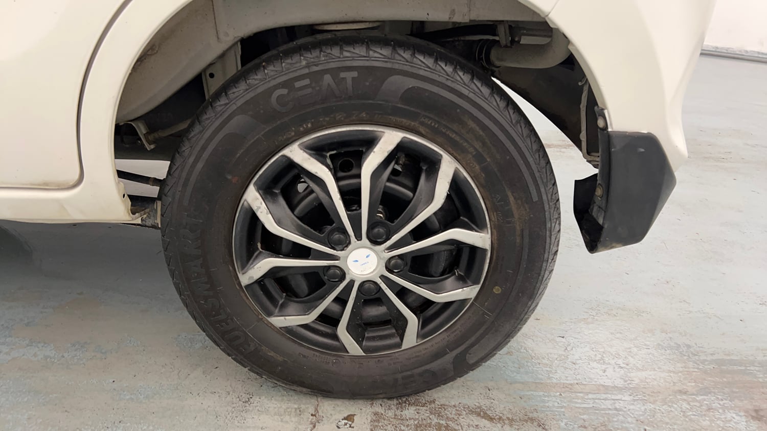 Used 2020 Maruti Suzuki Alto 800 VXi Petrol Manual tyres LEFT REAR TYRE RIM VIEW