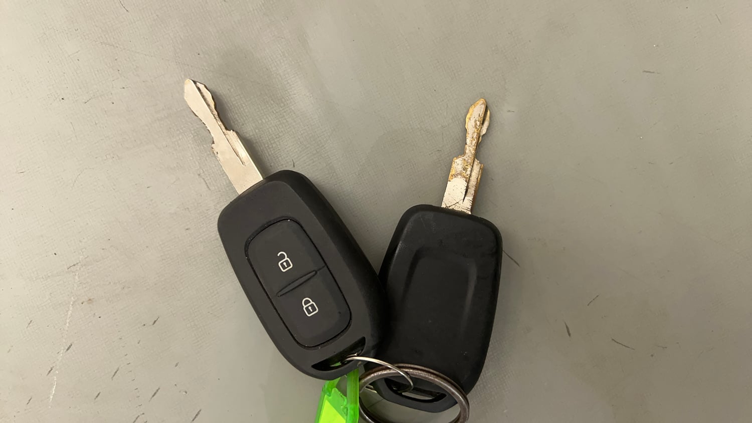 Used 2017 Renault Kwid RXT Petrol Manual extra CAR KEY VIEW