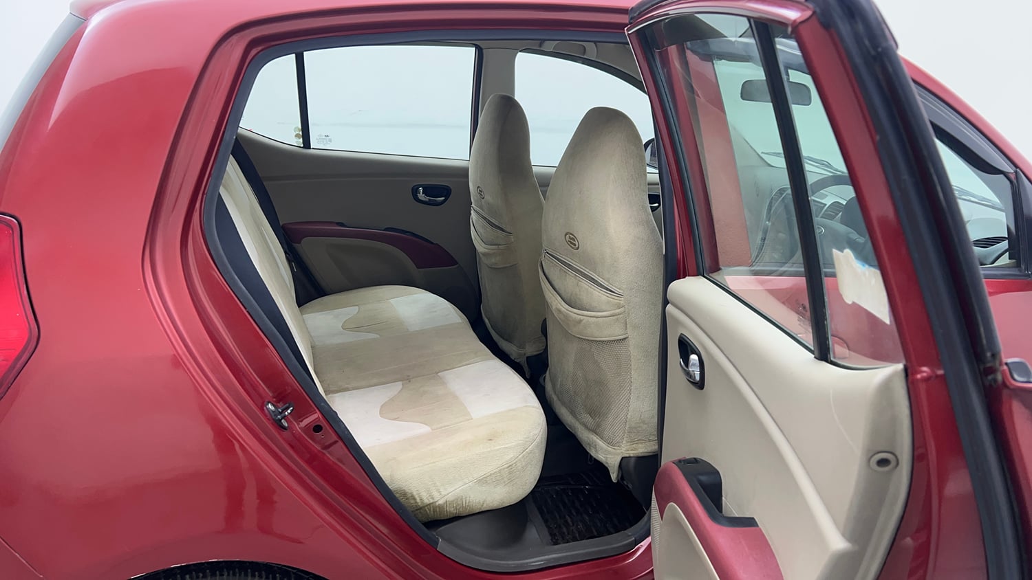 Used 2013 Hyundai i10 Magna 1.2 Kappa2 Petrol Manual interior RIGHT SIDE REAR DOOR CABIN VIEW