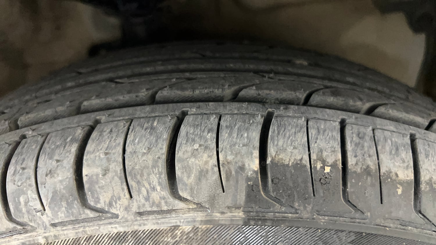 Used 2017 Maruti Suzuki Celerio VXI (O) AMT Petrol Automatic tyres RIGHT FRONT TYRE TREAD VIEW