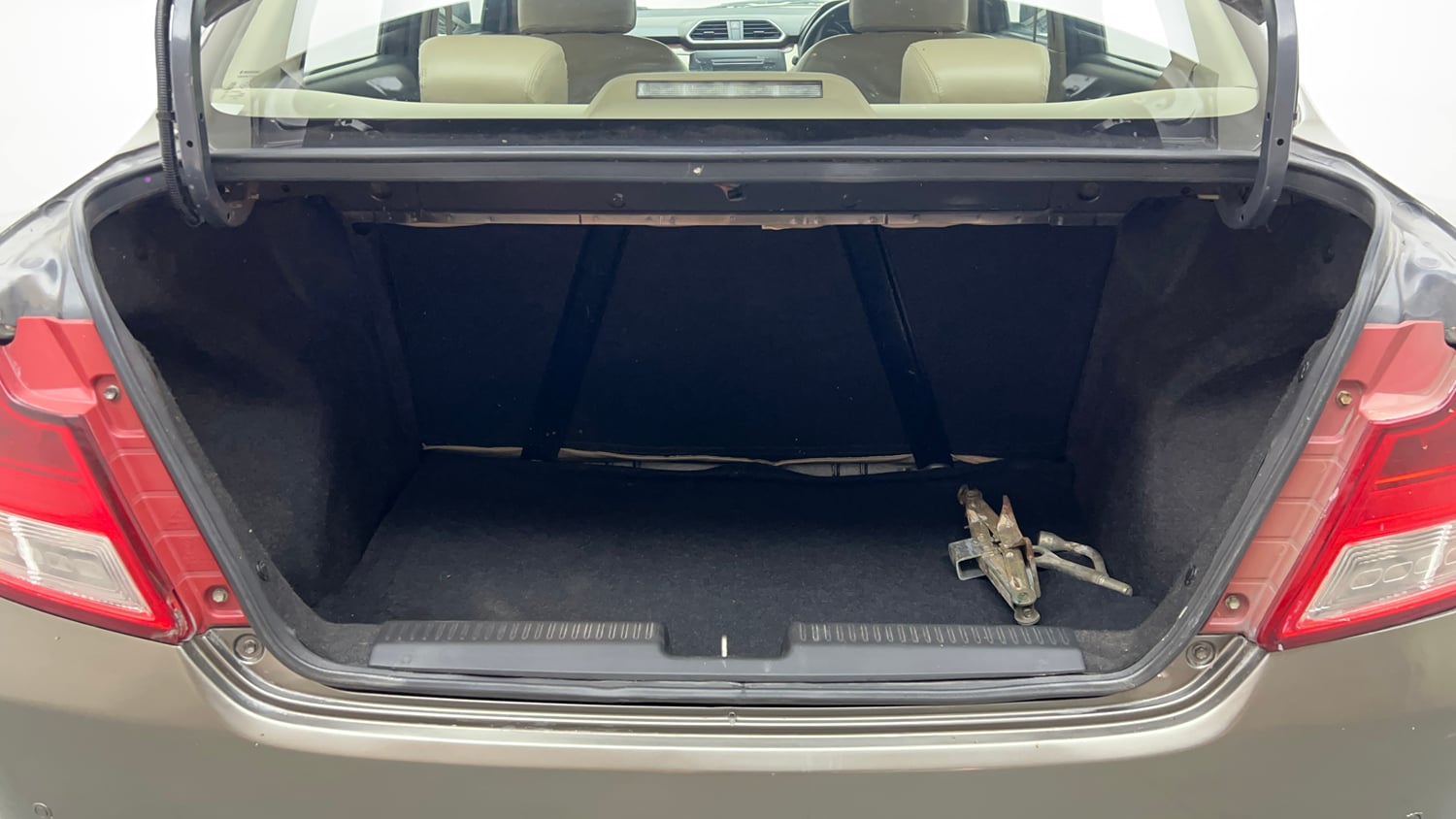 Used 2018 Maruti Suzuki Dzire VXi AMT Petrol Automatic interior DICKY INSIDE VIEW
