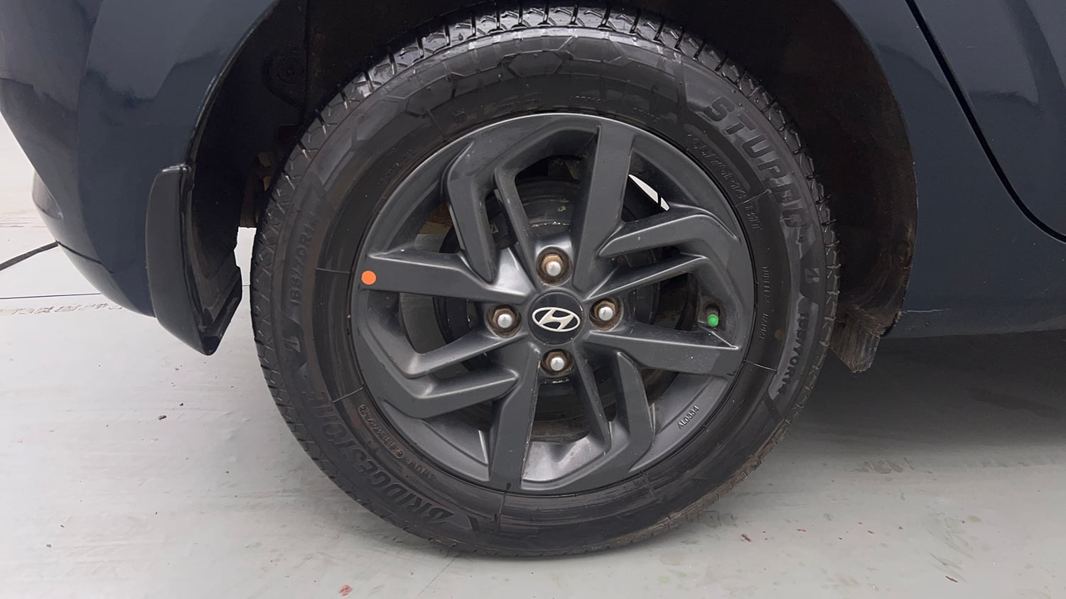Used 2022 Hyundai Grand i10 Nios Sportz 1.2 Kappa VTVT Petrol Manual tyres RIGHT REAR TYRE RIM VIEW