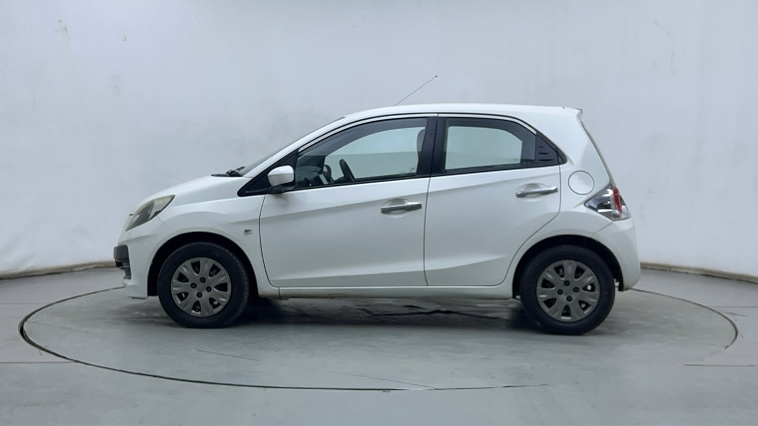 Used 2014 Honda Brio S MT Petrol Manual exterior LEFT SIDE VIEW