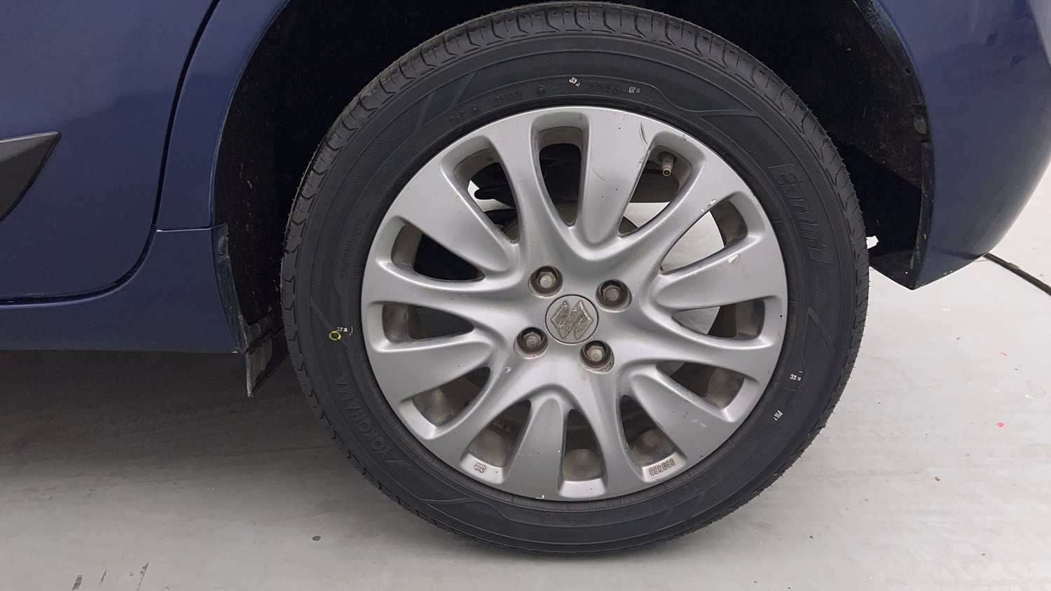 Used 2018 Maruti Suzuki Baleno Zeta 1.2 Petrol Manual tyres LEFT REAR TYRE RIM VIEW