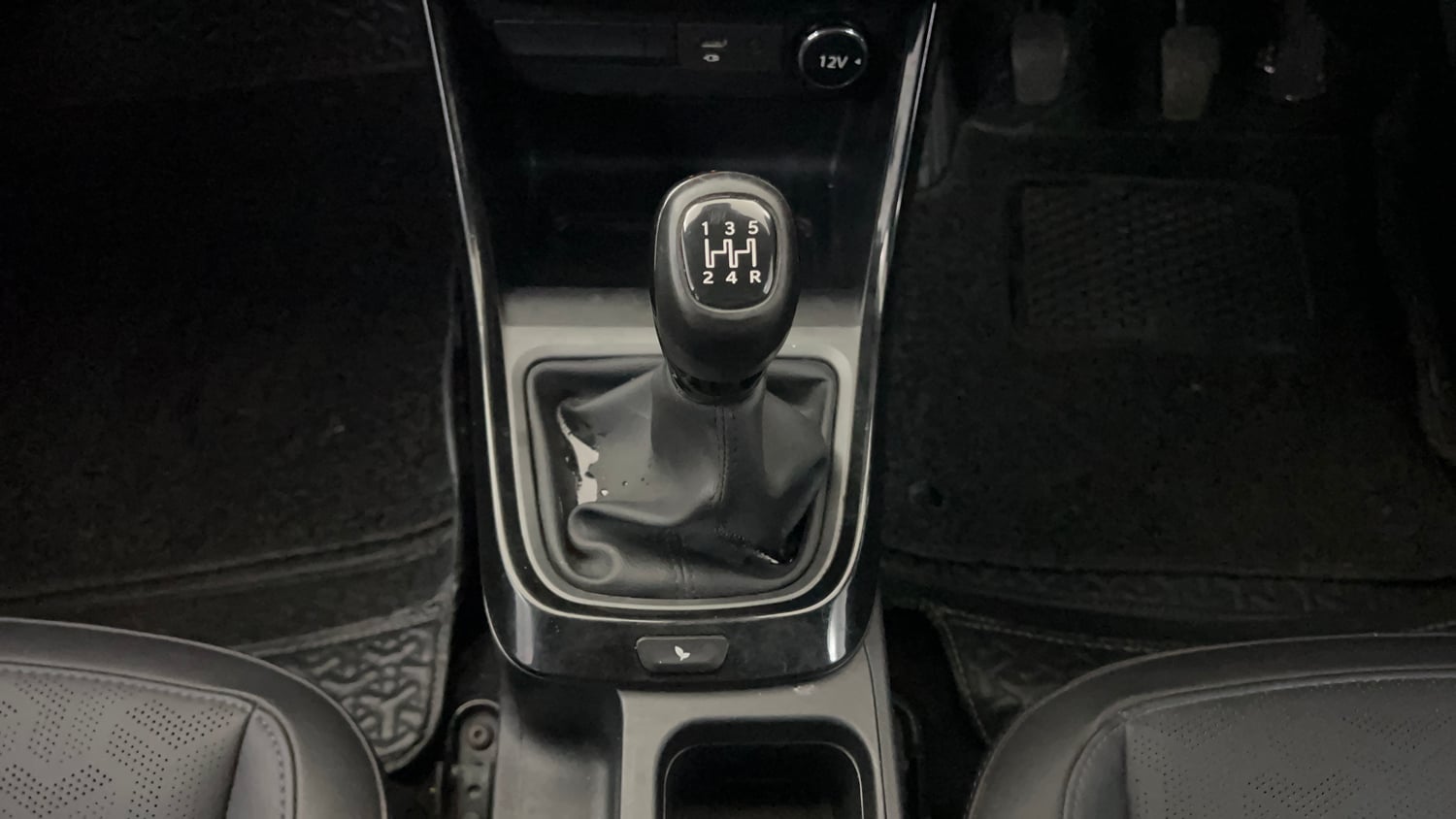 Used 2023 Tata Altroz XZ Plus Petrol Dark Edition Petrol Manual interior GEAR  KNOB VIEW