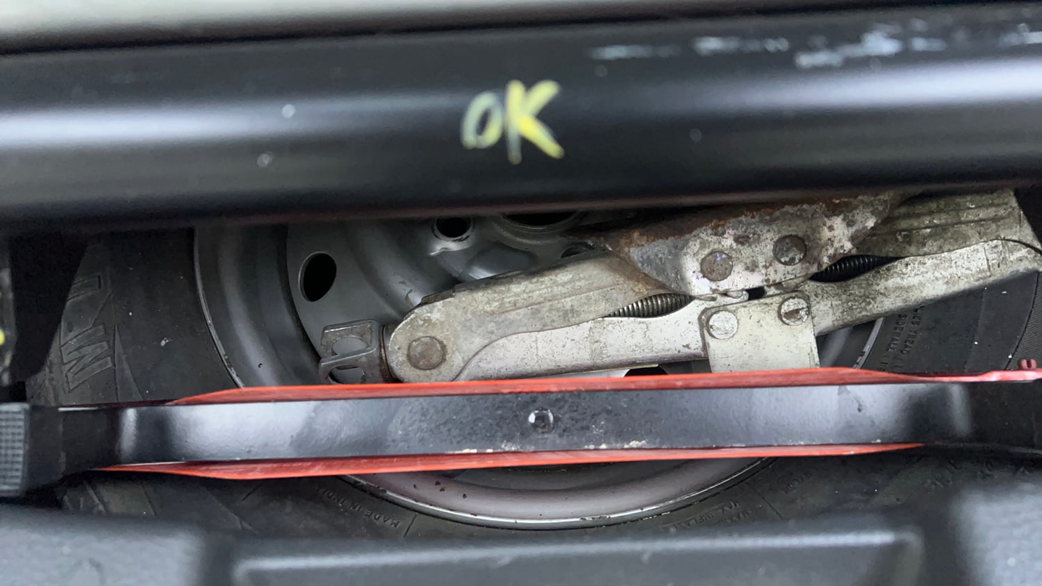 Used 2012 Maruti Suzuki Wagon R 1.0 LXi CNG Cng Manual tyres SPARE TYRE VIEW