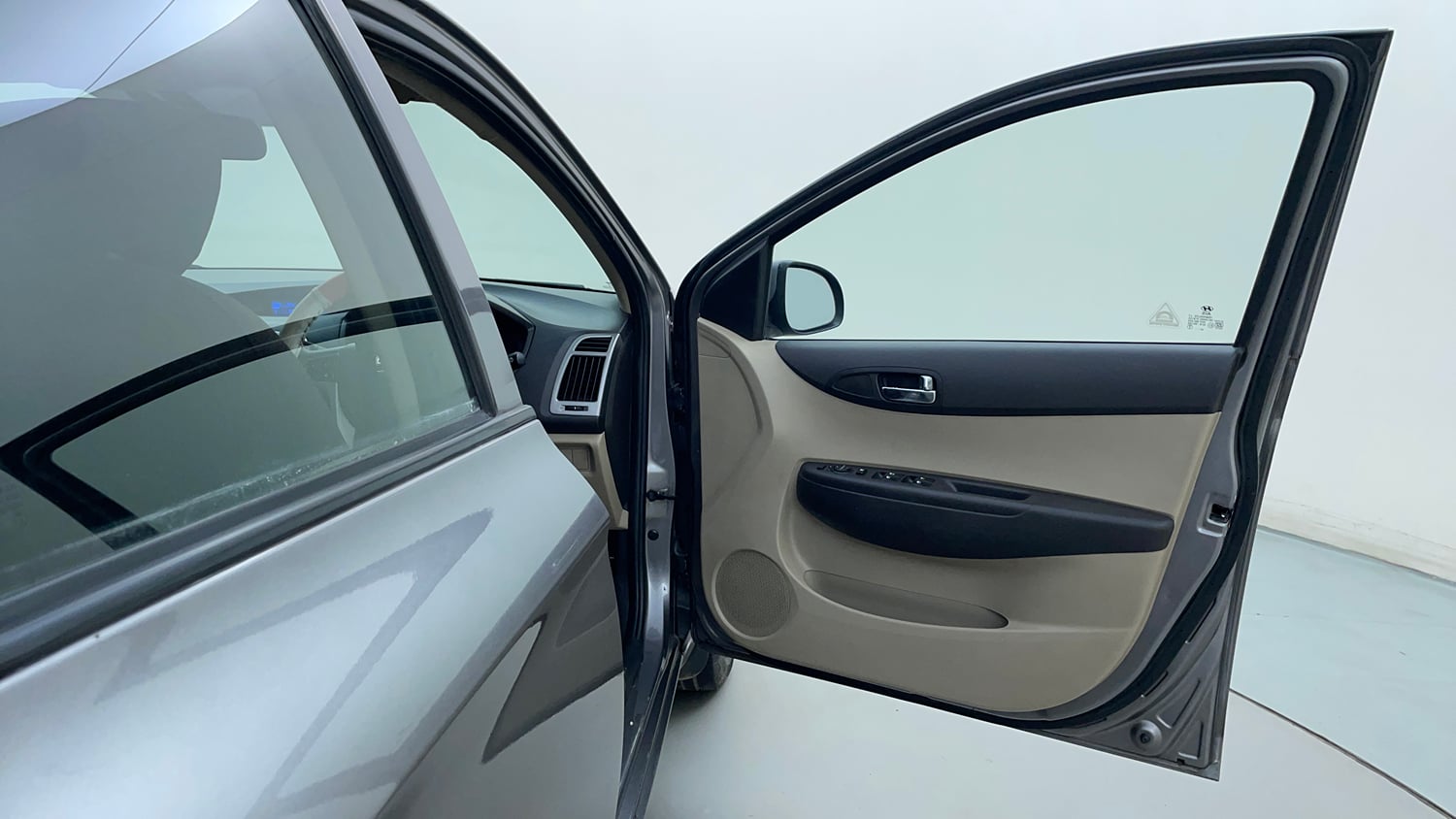 Used 2012 Hyundai i20 Asta 1.2 Petrol Manual interior RIGHT FRONT DOOR OPEN VIEW